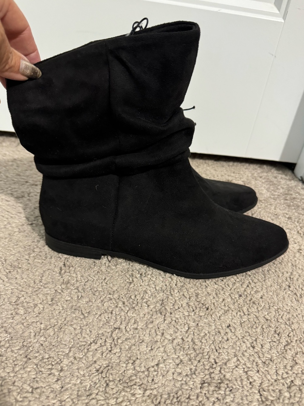 Cute Unionbay size 7.5 black faux suede Sloane scrunch boots new